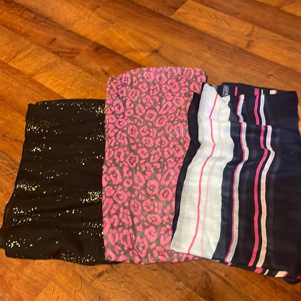 3 infinity scarves